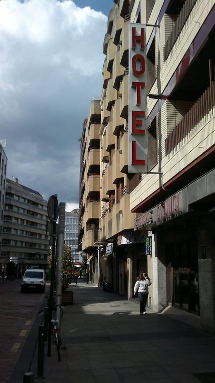 Hotel Achuri Vitoria-Gasteiz Bilik gambar